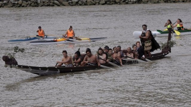 <p>
	Принц Хари посети региона на Уонгануи през 2015 г. <em>Снимка: Архив Ройтерс</em></p>
