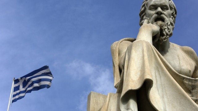 <p>
	Ситуацията в Гърция става все по-критична. <em>Снимка: Ройтерс</em></p>
