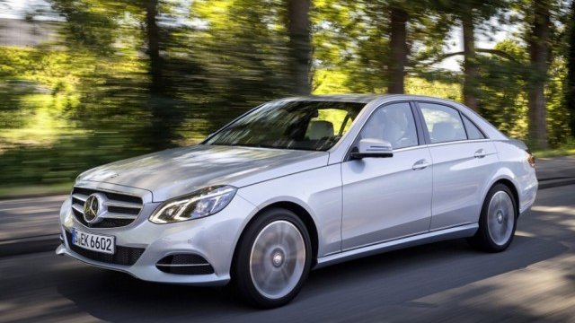<p>
	E-Class е най-надежден, сочи класацията на Dekra. <em>Снимка: Mercedes-Benz</em></p>
