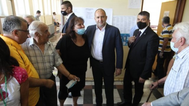 Христо Анастасов: Радев е в силна позиция, но тя не гарантира победа