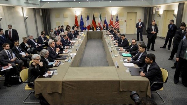 <p>
	Преговорите за ядрената програма на Иран се водят в Лозана, Швейцария. <em>Снимка: Ройтерс</em></p>
