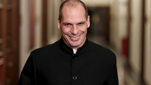 <h2>
	Варуфакис: Пет години след отпускането на първия спасителен пакет Гърция затъва още повече.<span style="font-family: Arial, Verdana, sans-serif; font-size: 12px;"> <em>Снимка: Ройтерс&nbsp;</em></span></h2>
