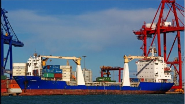 <p>
	<em>Корабът &quot;Емона&quot;. Снимка: vesselfinder.net</em></p>
