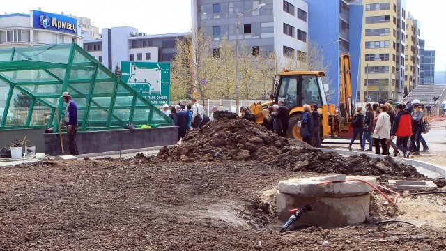 <p>
	Столичното метро прави заобикалящите го квартали предпочитани. <em>Снимка: БТА (на снимката новоизграждащ се участък от отсечката Младост 1 - &bdquo;Бизнес парк София&rdquo;)</em></p>
