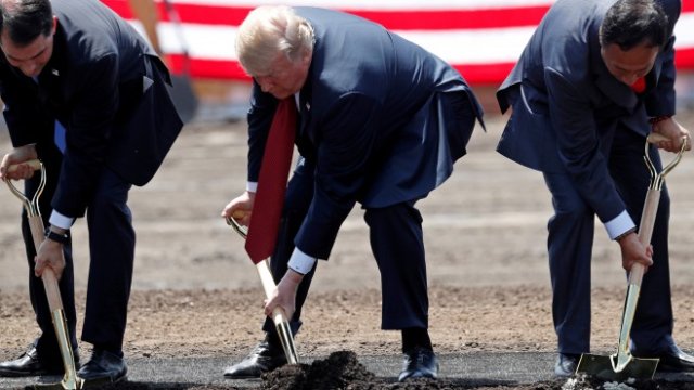 <p>
	<em>Снимка: Ройтерс</em></p>
