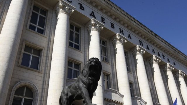 <p>
	<em font-size:="" pt="" style="color: rgb(102, 102, 102); font-family: ">Снимка: Олег Попов, Investor Media Gruop</em></p>
