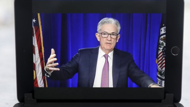<p>
	Федералният резерв на САЩ намекна за по-рано от очакваното повишаване на лихвите. <em>Снимка: Daniel Acker/Bloomberg</em></p>
