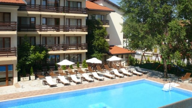 <p>
	Почивна база "Марина Хил", Черноморец. <em>Снимка: ФеърПлей Пропъртис</em></p>
