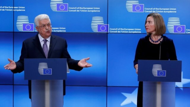 <p>
	Президентът на Палестина Махмуд Абас и еврокомисарят по външните въпроси Федерика Могерини. <em>Снимка: Ройтерс</em></p>
