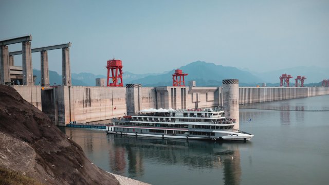 Язовирът &bdquo;Три клисури&ldquo; на река Яндзъ е най-голямата електроцентрала в света по инсталирана мощност. Снимка: БГНЕС/EPA/ALEX PLAVEVSKI