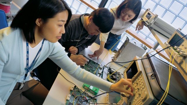 <p style="text-align: center; ">
	В сферата на високите технологии патентите играят все по-голяма роля. <em>Снимка: Nokia</em></p>
