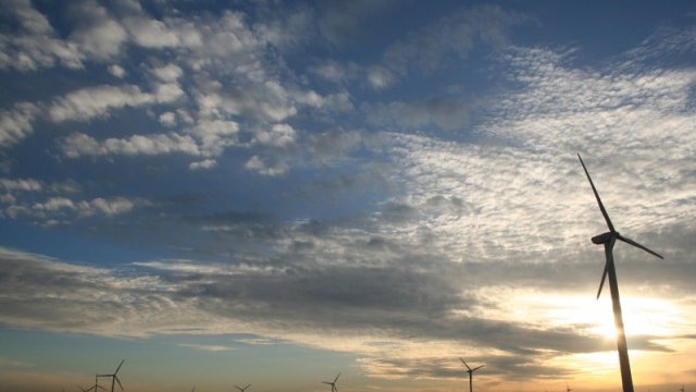 <p>
	<em>През 2035 г. възобновяемите енергийни източници ще задоволяват едва 14% от глобалното потребление на енергия. Снимка: 4Neus, лиценз: <strong><a href="http://creativecommons.org/licenses/by/2.0/" target="_blank">CreativeCommons</a></strong></em></p>
