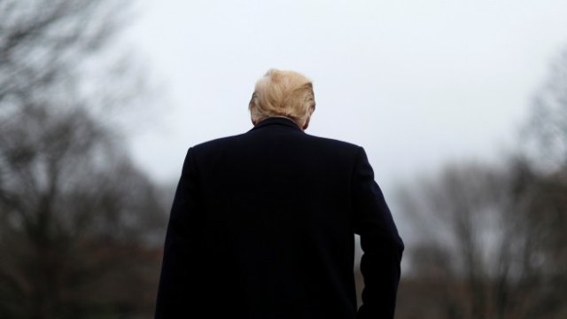 <p>
	Обръща ли Тръмп гръб на&nbsp;Национална оръжейна асоциация? <em>Снимка: Ройтерс</em></p>
