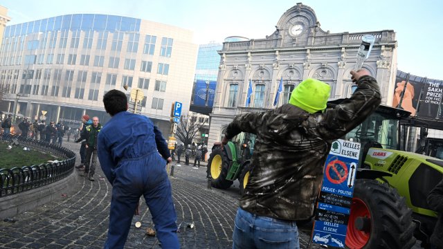 Фермери протестират в Брюксел срещу споразумението с Меркосур. Снимка: Wiktor Dabkowski/Bloomberg