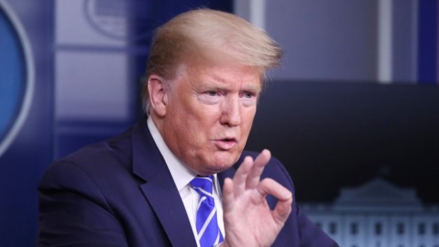 <p>
	На Тръмп му се искат поне нулеви лихви. <em>Снимка: Bloomberg</em></p>
