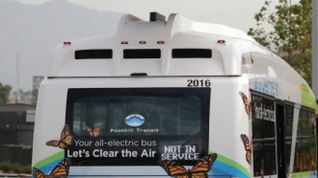 <p>
	Заводът на &quot;Монбат&quot; АД в гр. Монтана <em>Снимка: monbat.com</em></p>
