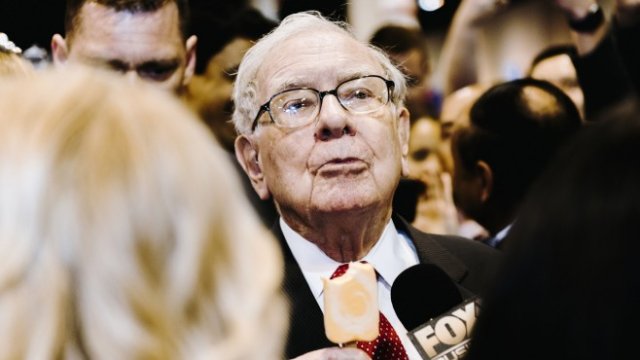 <p>
	Оракулът от Омаха. <em>Снимка: Bloomberg</em></p>
