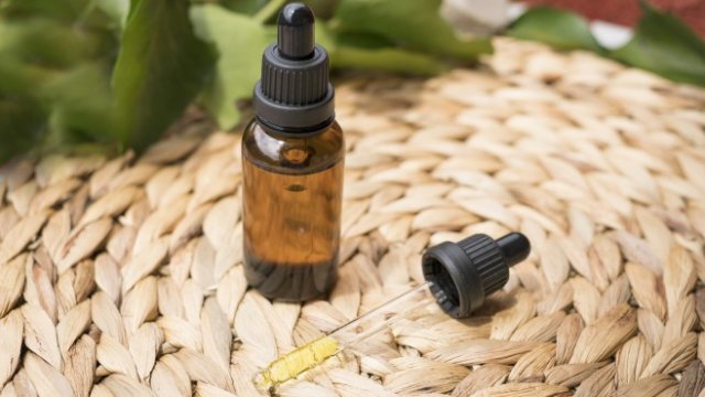 Какво представлява CBD маслото и кои са неговите ползи?
