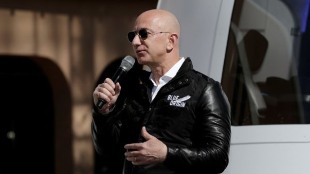 <p>
	<em>Джеф Безос. Снимка: Ройтерс</em></p>
