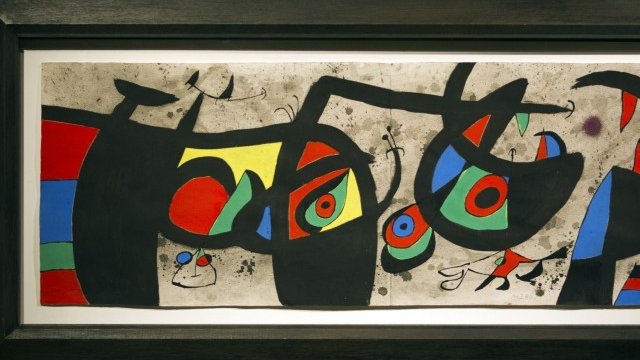 <p>
	Друго емблематично платно на Хуан Миро.<em> Снимка: Ройтерс</em></p>
