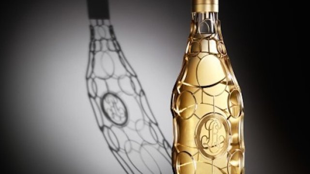 Louis Roederer пуска лимитирана серия шампанско в позлатена бутилка