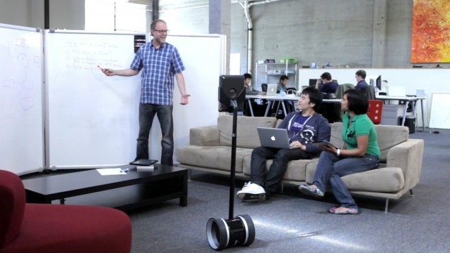 <p>
	Робот на&nbsp;Double Robotics присъства на среща. <em>Снимка: www.doublerobotics.com</em></p>
