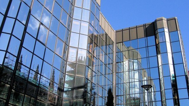 <p>
	&nbsp;Инвестициите в офиси са формирали 72% от всички мегасделки през миналата година. <em>Снимка: freeimages.com</em></p>
