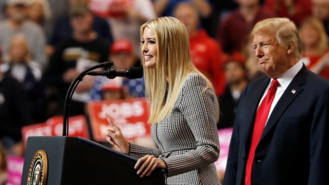 <p>
	Иванка Тръмп по време на кампания в Кливлънд. <em>Снимка: архив Ройтерс</em></p>
