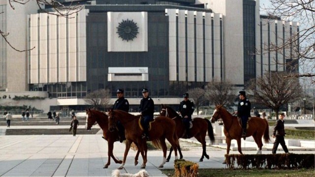 <p>
	НДК преди да започнат ремонтите на околното пространство. <em>Снимка: архив, Ройтерс</em></p>
