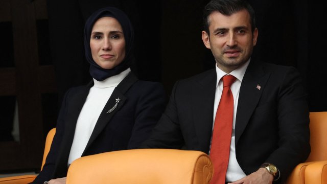 Селджук Байрактар и съпругата му. Снимка: Bloomberg LP