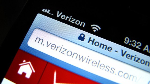 <p>
	За 45%-ия дял на Vodafone американците предлагат около 130 млрд. долара. <em>Снимка: Ройтерс</em></p>
