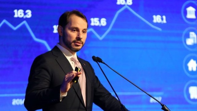 <p>
	Турският министър на финансите Берат Албайрак. <em>Снимка: Архив Ройтерс</em></p>
