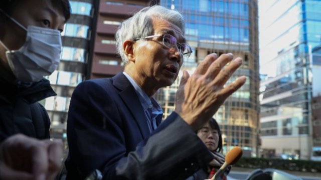 <p>
	Бившият адвокат на Карлос Гон в Япония Джуничиро Хиронака.&nbsp;<em>Снимка: Bloomberb L.P.</em></p>
