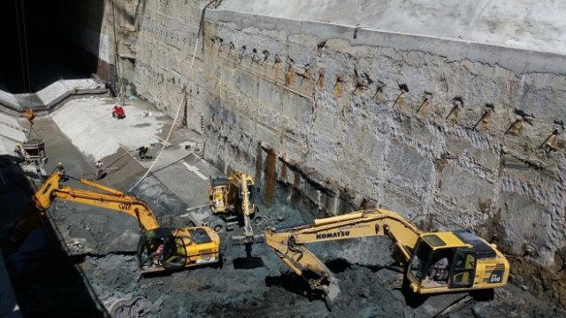 <p>
	Строителните работи на метрото на ул. Житница в София. Снимка:<em> Investor.bg</em></p>
