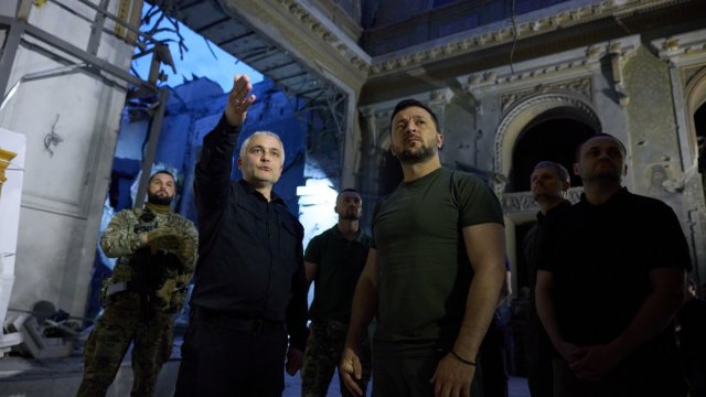 Володимир Зеленски посети разрушената катедрала в Одеса. нимка: President.gov.ua