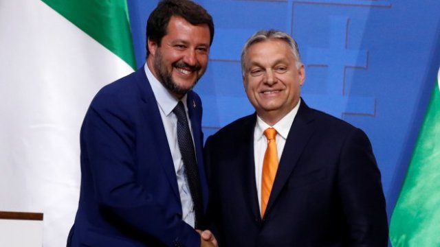 <p>
	Италианският вицепремиер Матео Салвини и унгарският министър-председател Виктор Орбан. <em>Снимка: Ройтерс</em></p>

