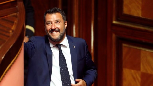 <p>
	Италианският вицепремиер и лидер на крайнодясната партия &quot;Лига&quot; Матео Салвини. <em>Снимка: Ройтерс</em></p>
