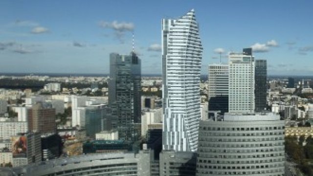 <p>
	Изглед от центъра на Варшава.&nbsp;<em>Снимка: Архив Ройтерс</em></p>
