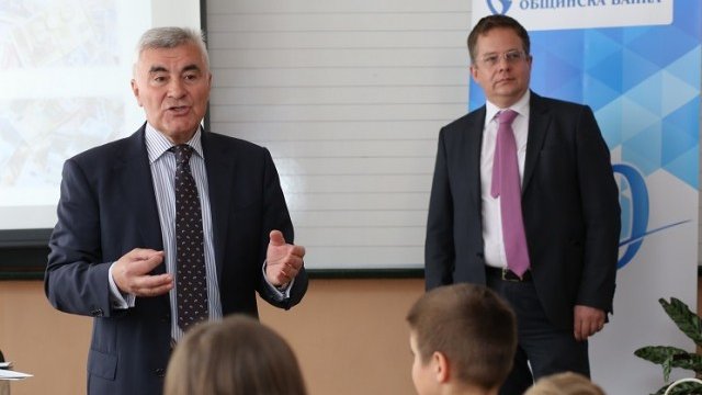 <p>
	Сашо Чакалски (вляво) и Дончо Барбалов (вдясно).&nbsp;<em>Снимка: Общинска банка</em></p>
