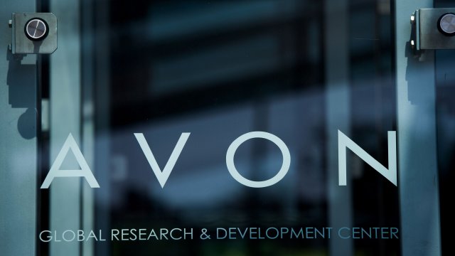 Avon е сред западните компании, които остават в Русия.Снимка: Craig Warga/Bloomberg