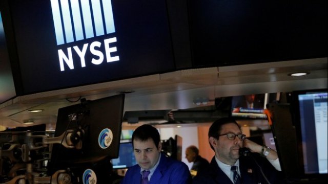 Индексът Dow Jones записа осма поредна губеща сесия