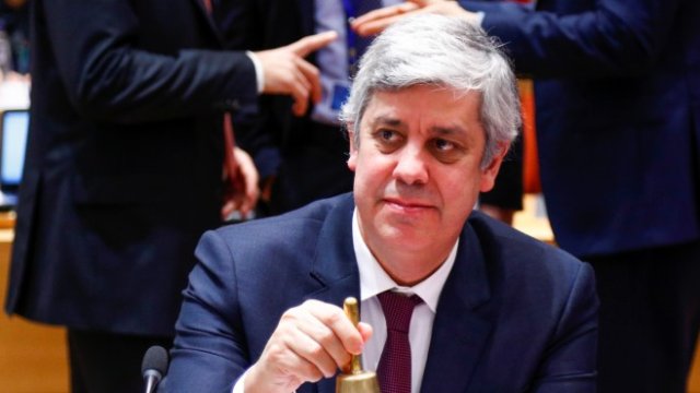 <p>
	Министърът на финансите на страната Марио Сентено. <em>Снимка: Ройтерс</em></p>
