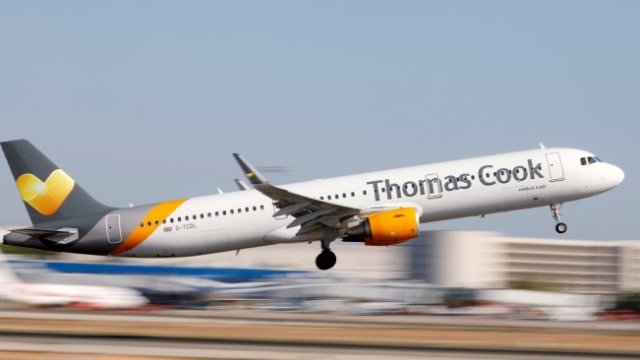 <p>
	Thomas Cook може да продаде част от авиобизнеса си. <em>Снимка: Ройтерс</em></p>
