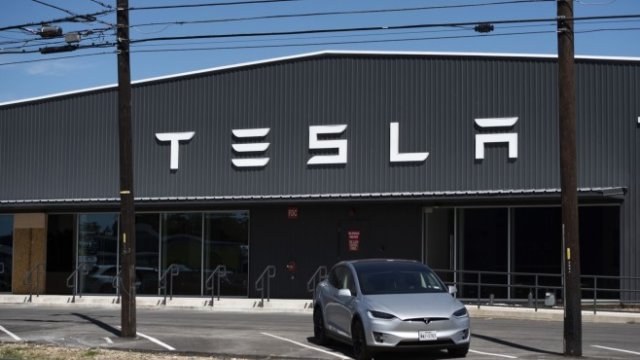 Tesla загуби 199 млрд. долара от пазарната си капитализация