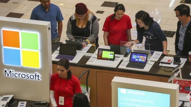 <p>
	Windows може да се възползва от нарастващите корпоративни продажби. <em>Снимка: архив Ройтерс</em></p>
