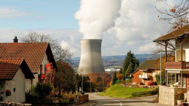<p>
	Ядрената централа в швейцарския град Лайбщадт. Снимка: <em>Архив, Ройтерс</em></p>
