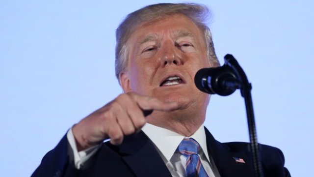 <p>
	Тръмп предизвика грандиозен скандал в Америка, посочвайки на четири цветнокожи конгресменки да се върнат в своите страни. <em>Снимка: Ройтерс</em></p>
