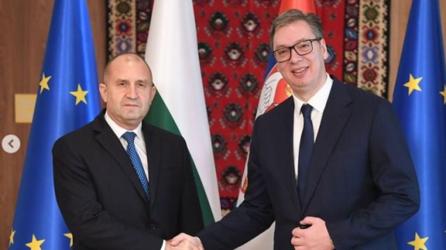 Сръбският президент Александър Вучич проведе среща с българския държавен глава Румен Радаве в Ниш. Снимка: БГНЕС