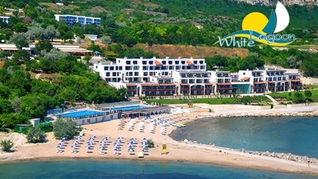 <p>
	Бялата лагуна. <em>Снимка: corporate.albena.bg</em></p>
