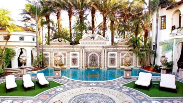 <p>
	Така изглежда част от луксозния имот. <em>Снимка:&nbsp;Zillow Advice&nbsp;</em></p>
